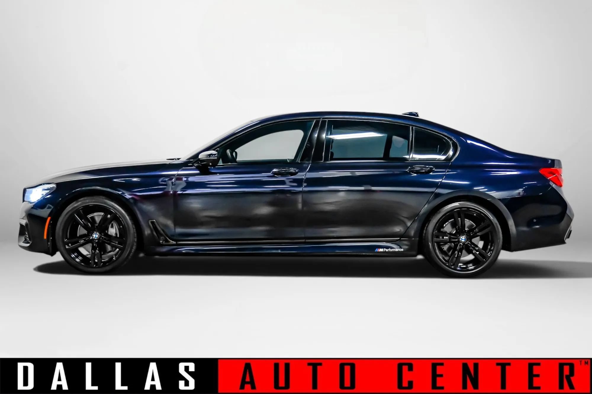 Used 2019 BMW 740i w/ Executive Package RWD image 8