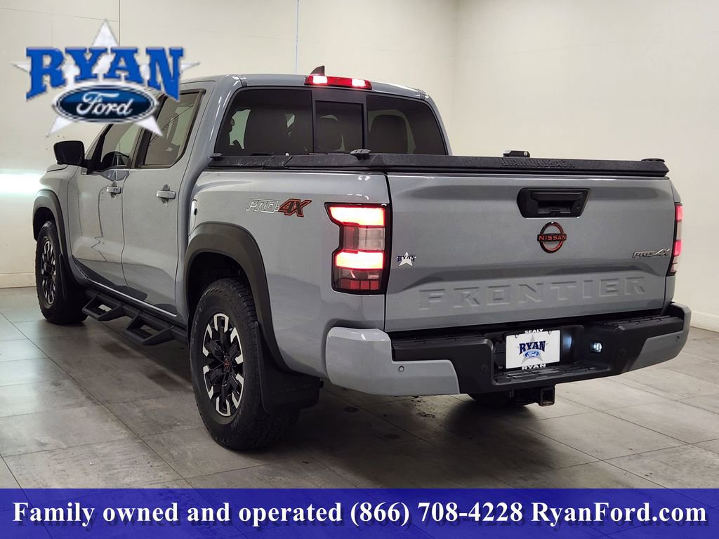 Used 2022 Nissan Frontier PRO-4X image 3