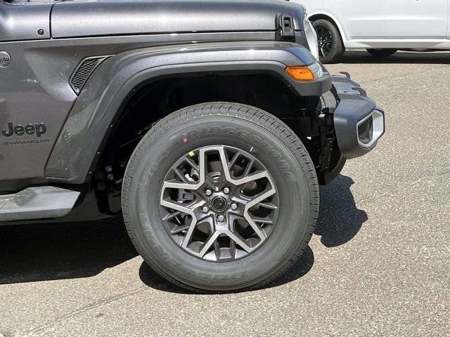 New 2026 Jeep Wrangler Unlimited Sahara AWD/4WD image 3
