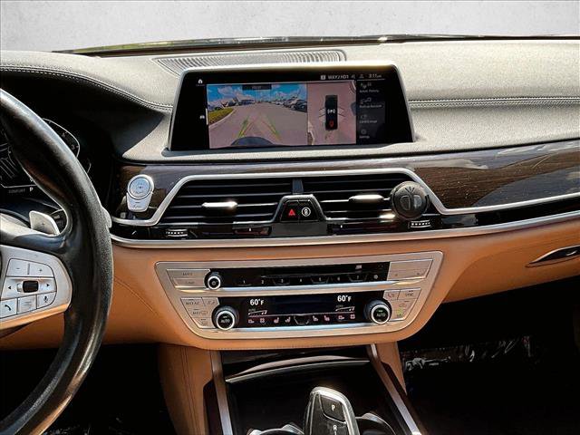 Used 2022 BMW 740i w/ Premium Package image 8
