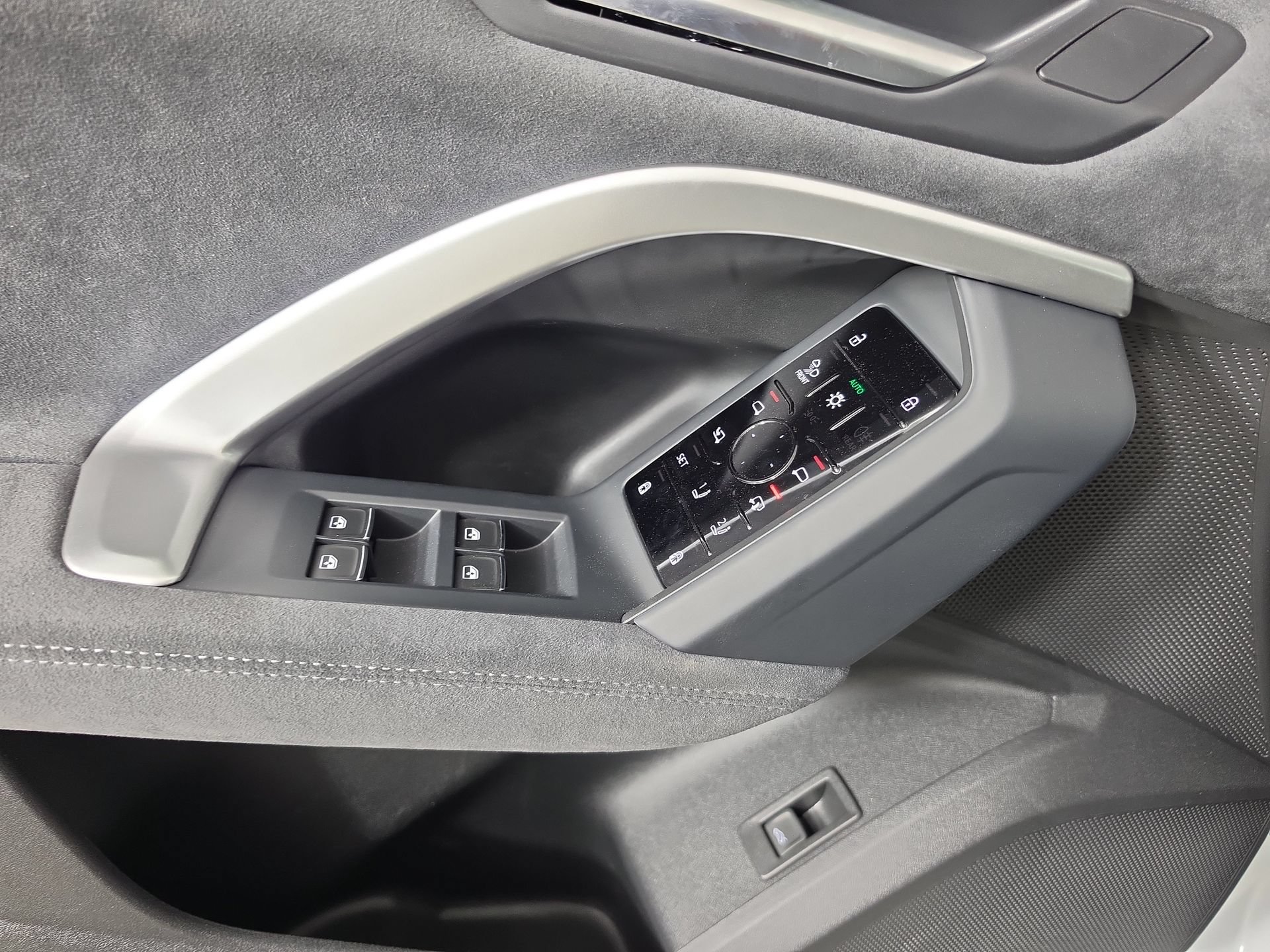 New 2026 Audi SQ5 Premium Plus AWD/4WD image 19