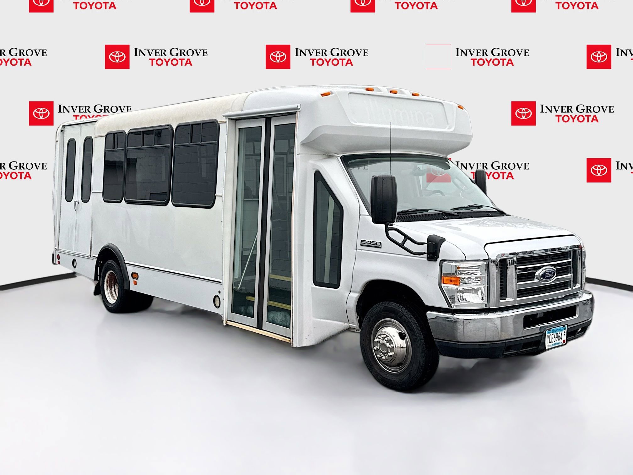 Used 2017 Ford E-450 and Econoline 450 Super Duty w/ Shuttle Bus Prep Package RWD image 1