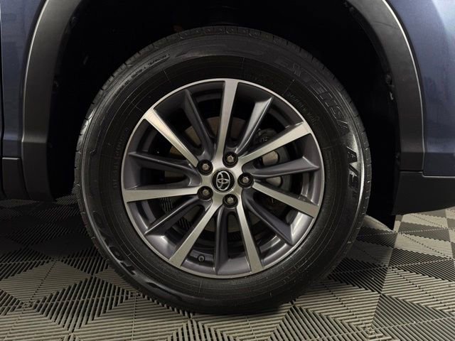Used 2019 Toyota Highlander XLE image 11