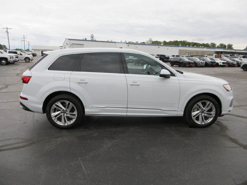 Used 2023 Audi Q7 3.0T Premium w/ Convenience Package AWD/4WD image 5