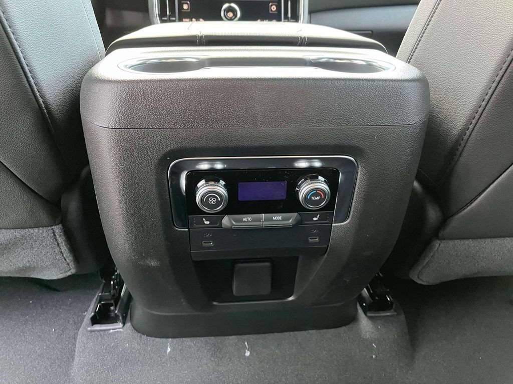 New 2026 GMC Yukon XL Elevation AWD/4WD image 14
