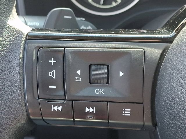 Used 2023 Nissan Rogue SV AWD/4WD image 20