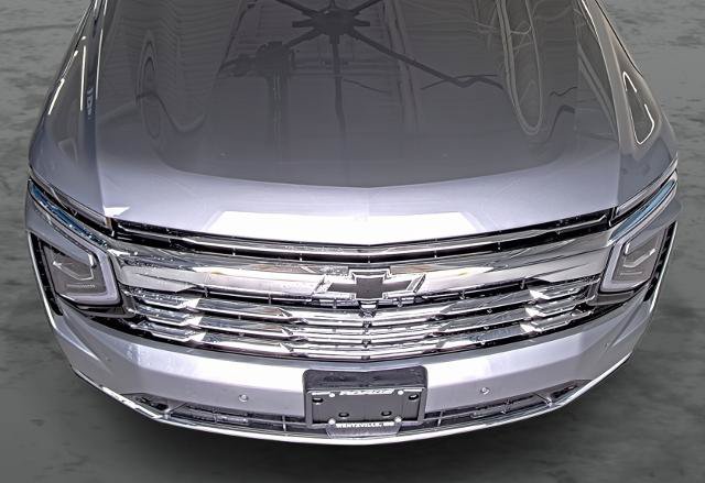 New 2026 Chevrolet Suburban Premier w/ Sun And Tow Package AWD/4WD image 18