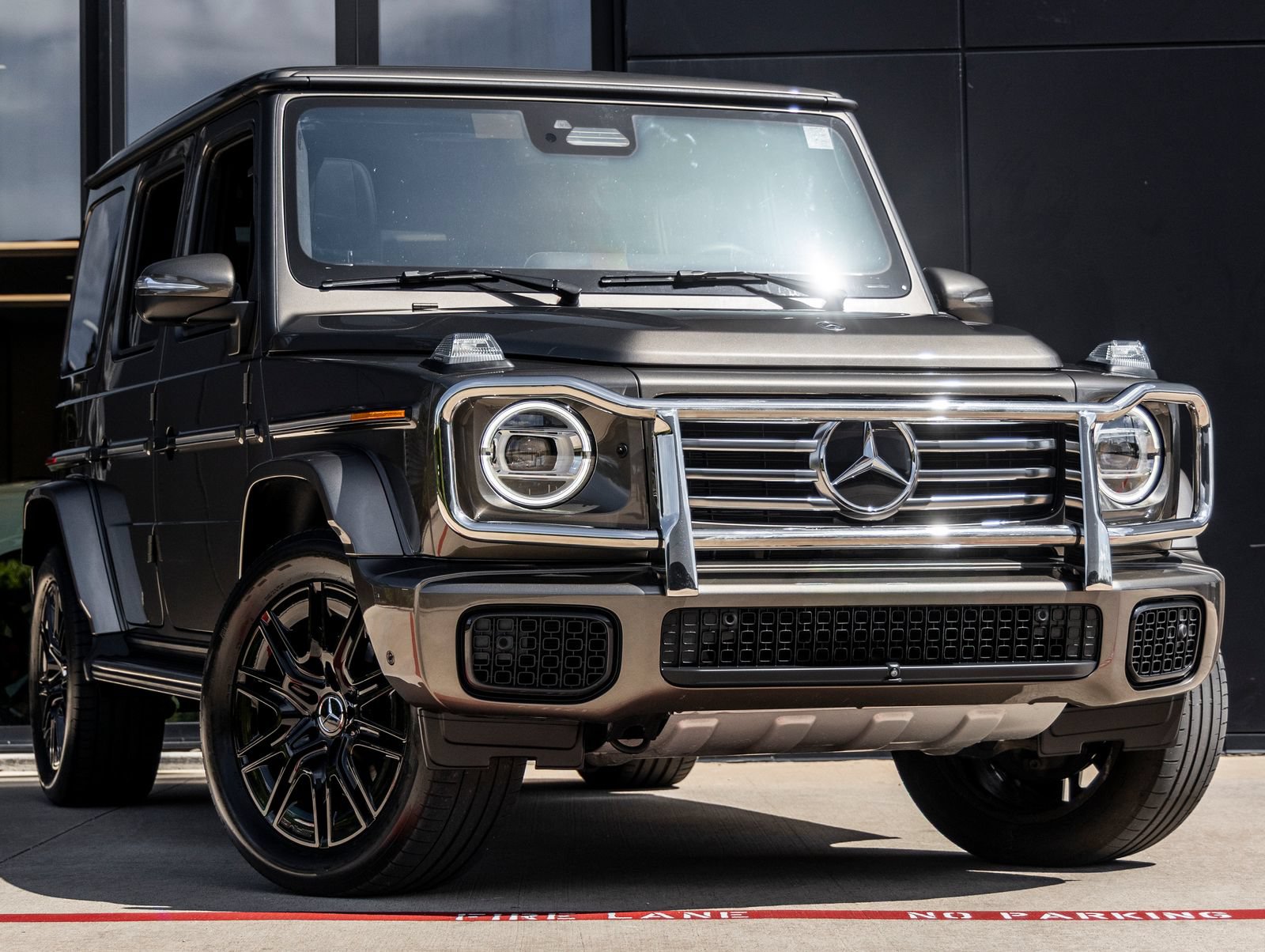 Used 2025 Mercedes-Benz G 550 image 2