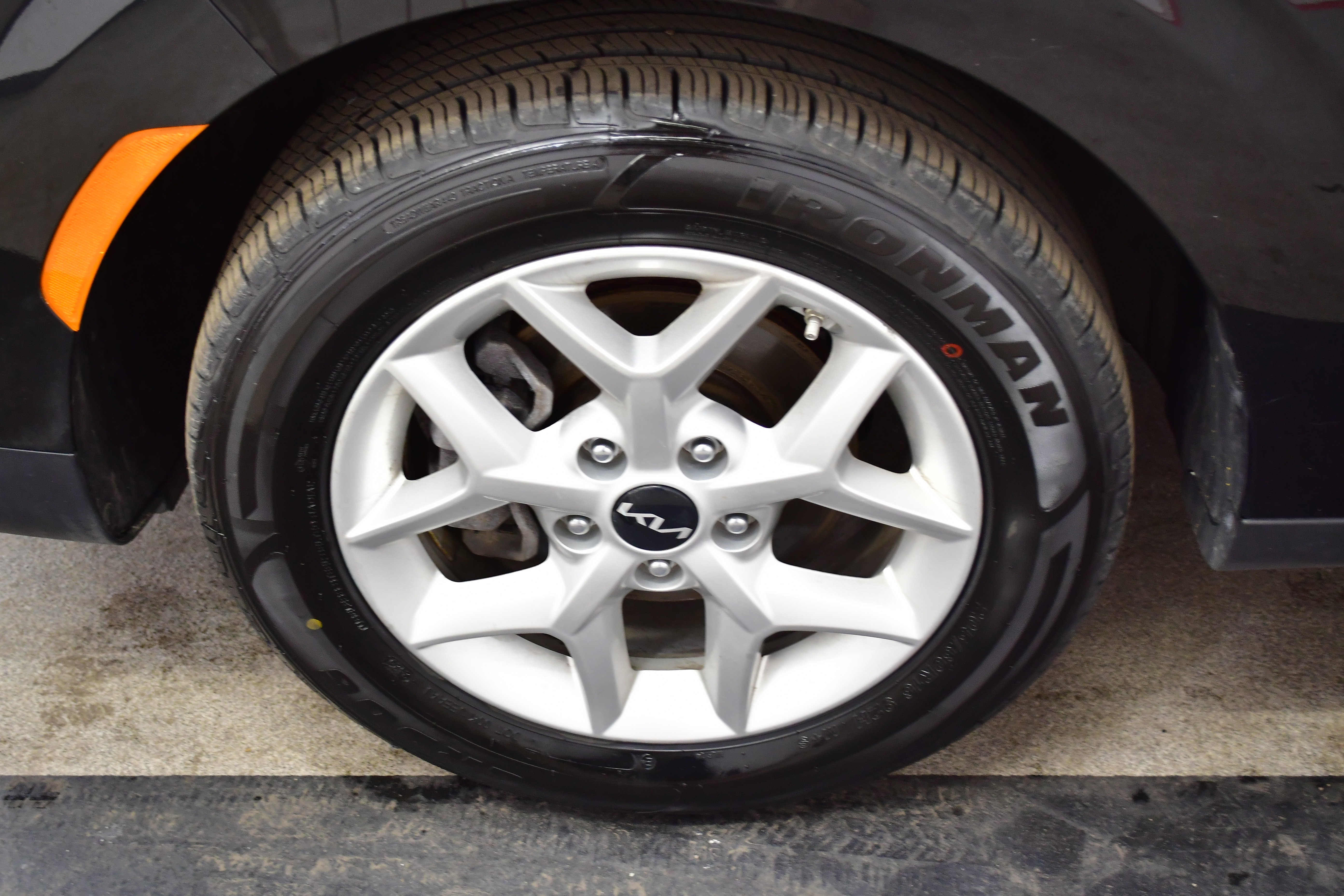 Used 2025 Kia Soul LX w/ LX Technology Package image 34