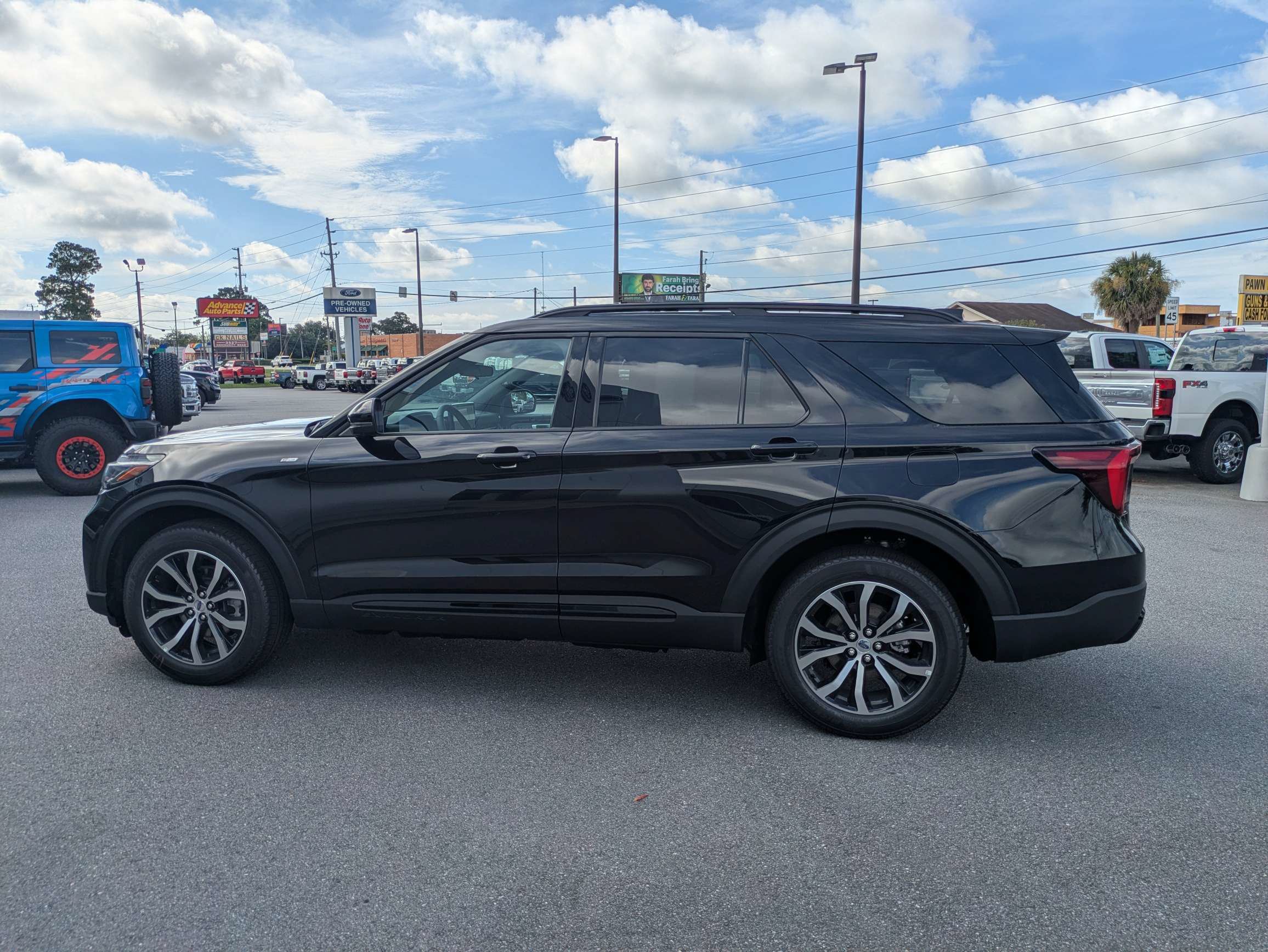 New 2026 Ford Explorer ST-Line RWD image 7