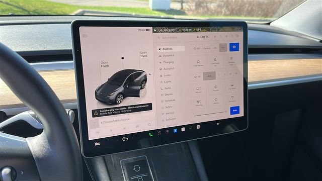 Used 2023 Tesla Model Y Long Range image 16