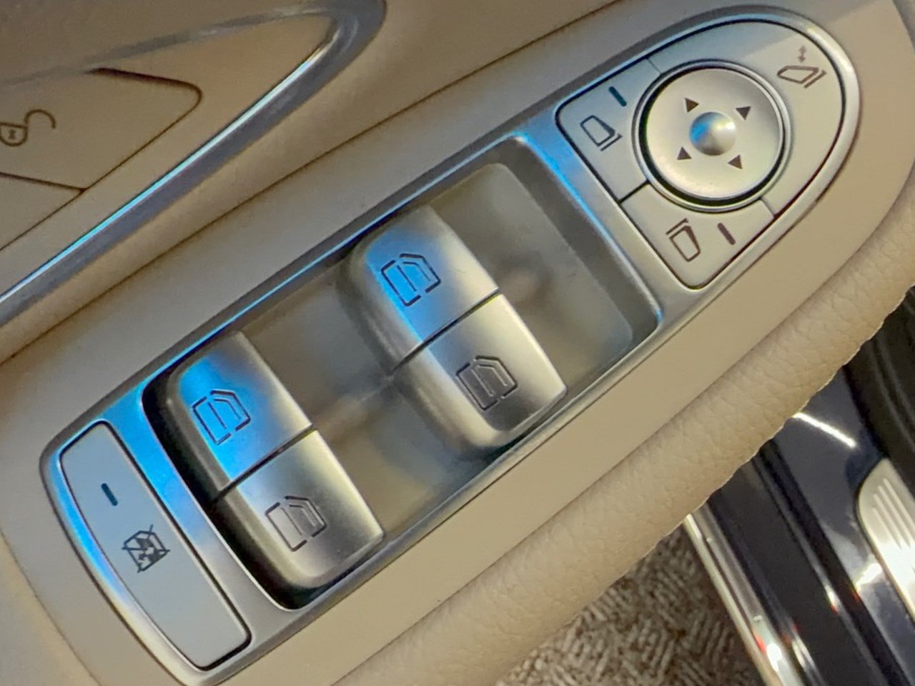 Certified 2017 Mercedes-Benz C 300 Sedan image 15