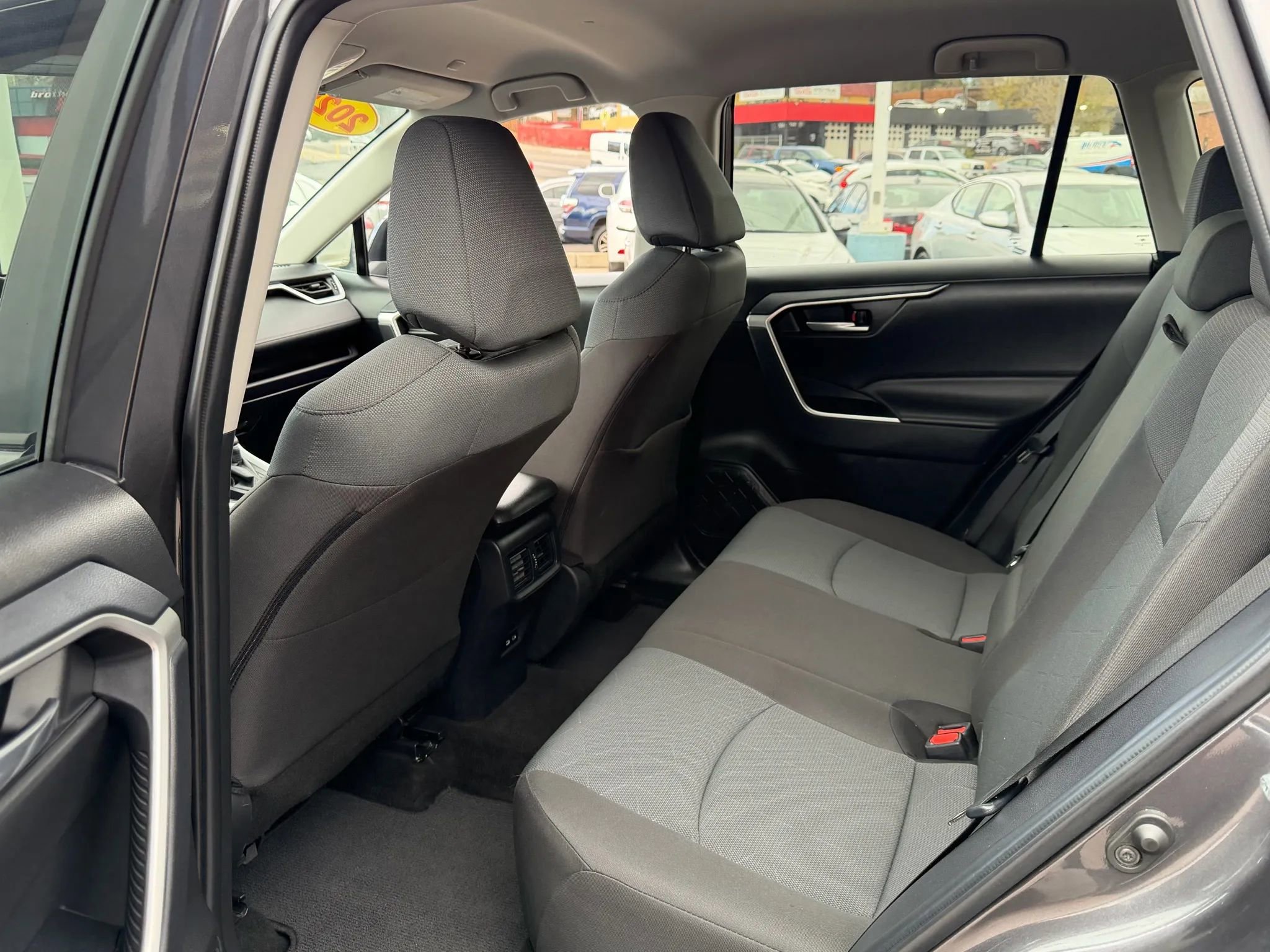 Used 2025 Toyota RAV4 XLE image 39