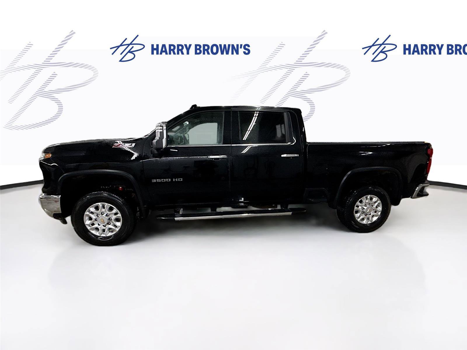 Used 2024 Chevrolet Silverado 3500 LTZ w/ LTZ Plus Package image 8