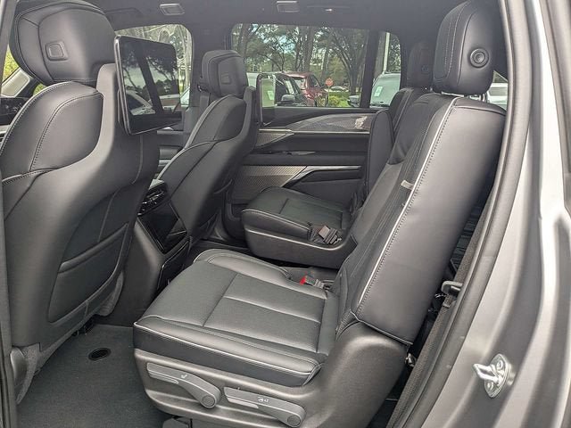 New 2026 Cadillac Escalade IQ Sport 2 w/ LPO, ONYX Package AWD/4WD image 15
