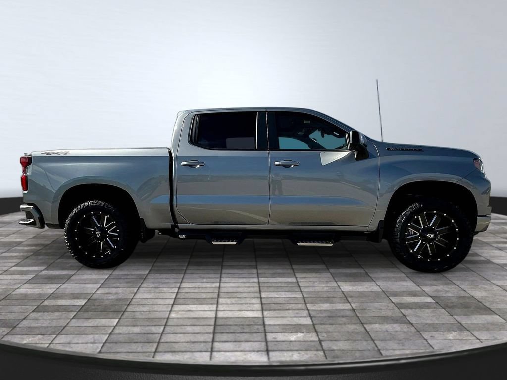 New 2026 Chevrolet Silverado 1500 RST w/ Dark Appearance Package AWD/4WD image 9