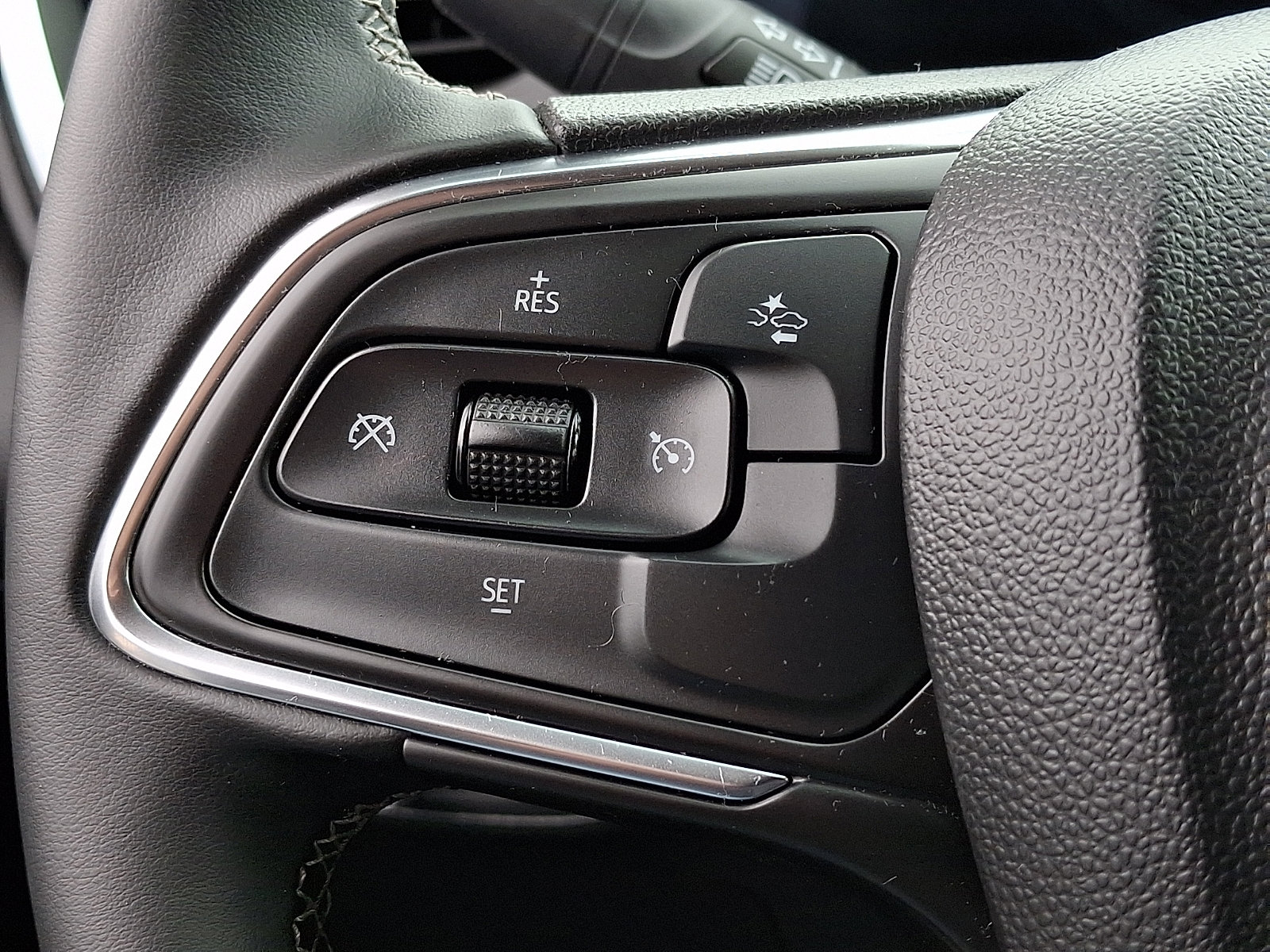Used 2024 Buick Encore GX Preferred AWD/4WD image 21
