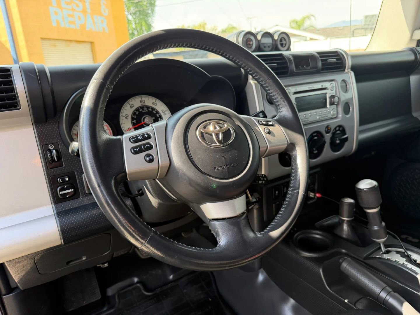 Used 2014 Toyota FJ Cruiser 4WD w/ Upgrade Package image 11