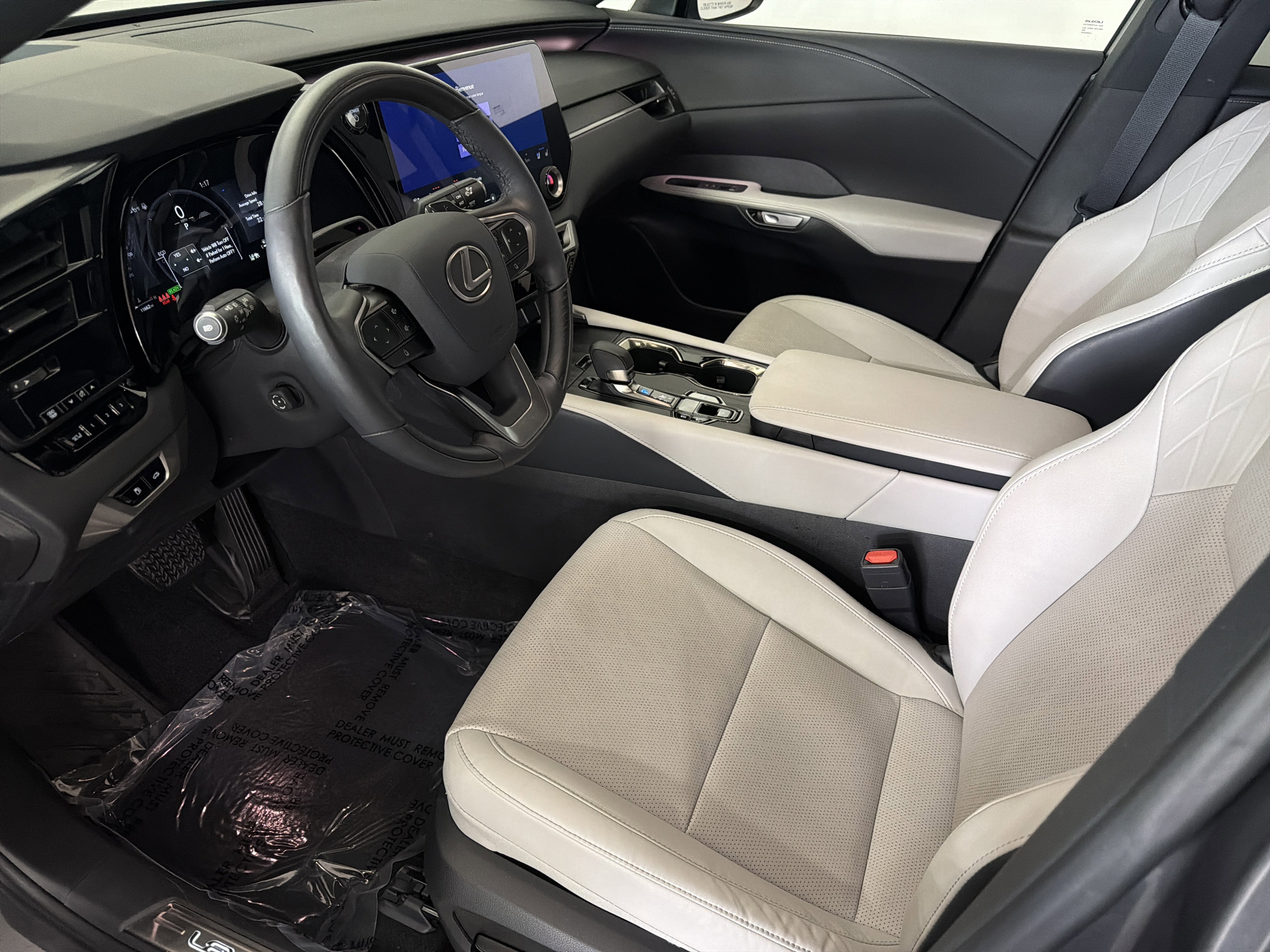 Used 2025 Lexus RX 350 w/ Convenience Package image 11