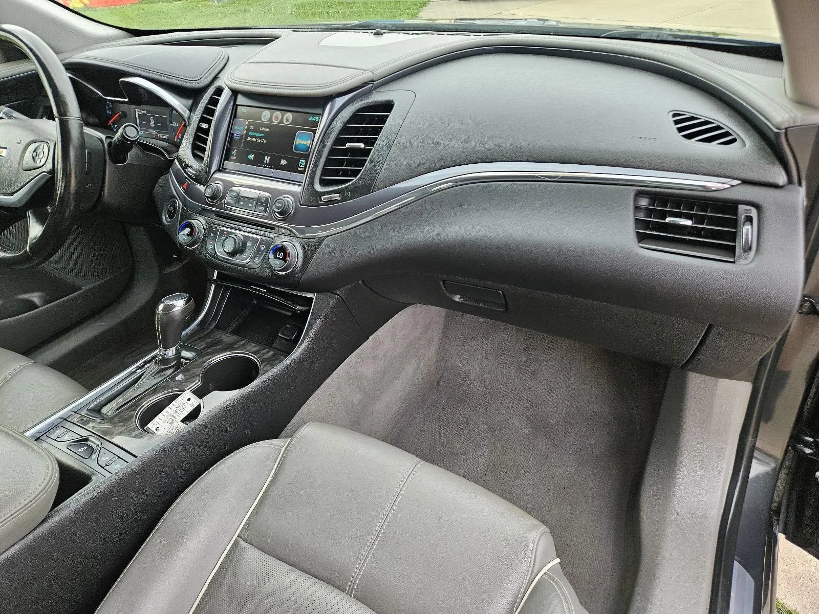 Used 2015 Chevrolet Impala LTZ FWD image 16