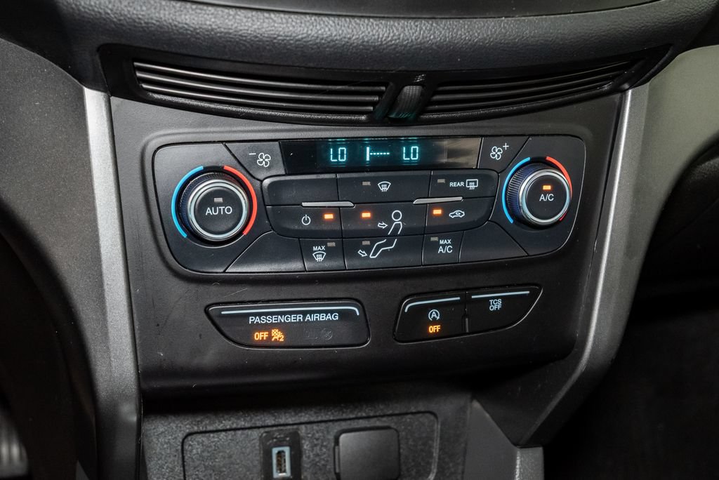 Used 2017 Ford Escape SE FWD image 18
