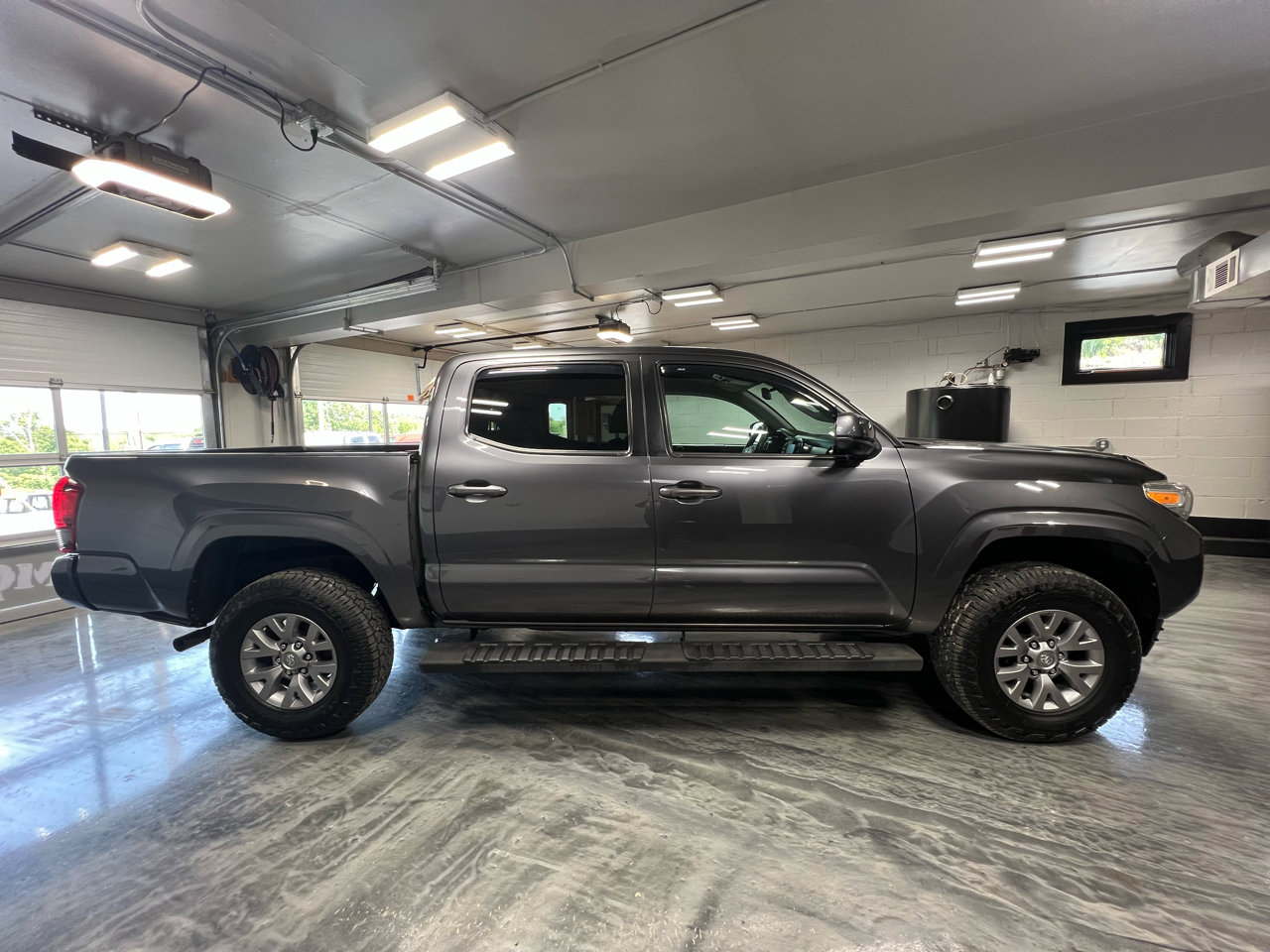 Used 2020 Toyota Tacoma SR image 13
