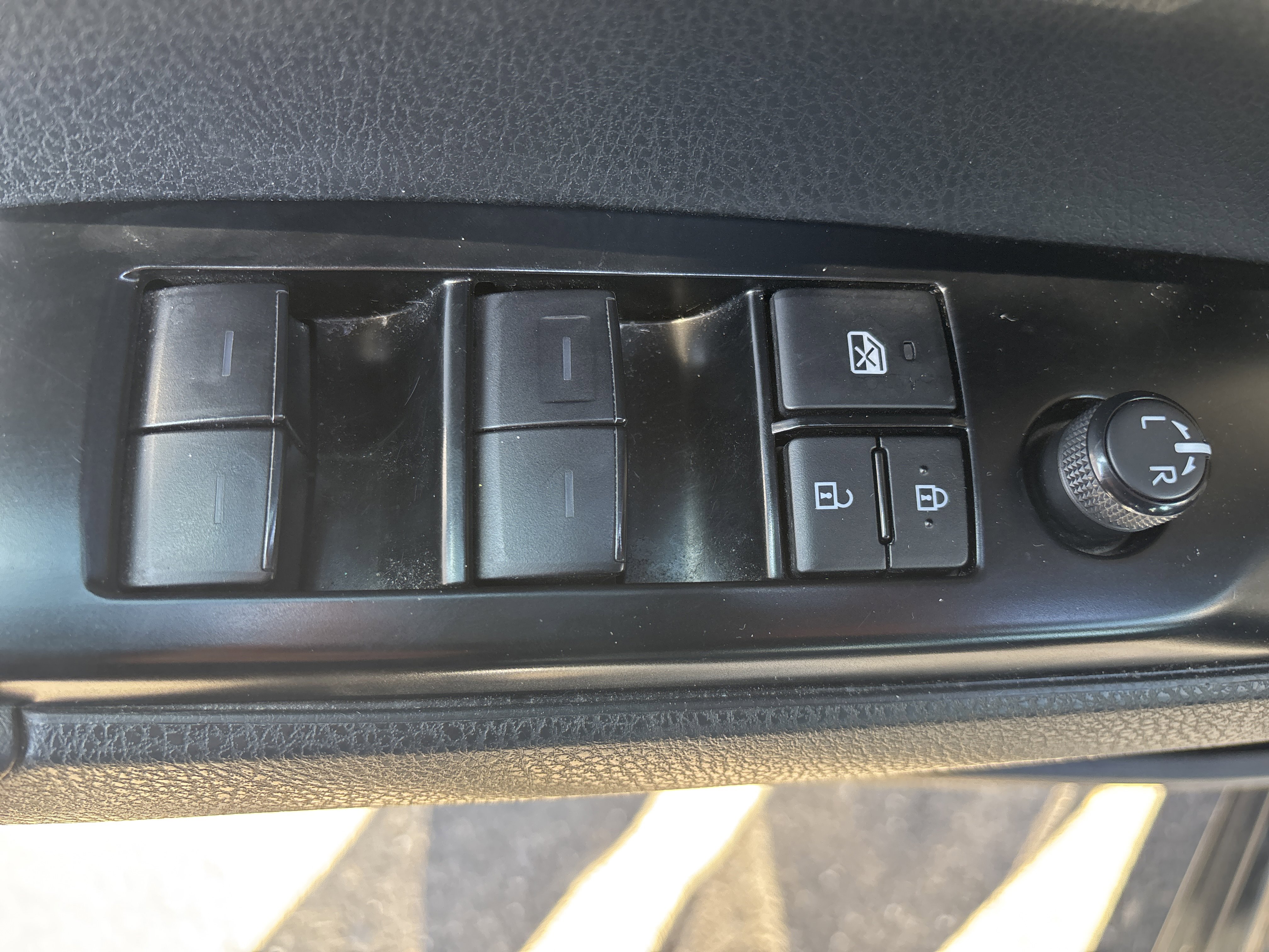 Used 2025 Toyota Camry SE image 17