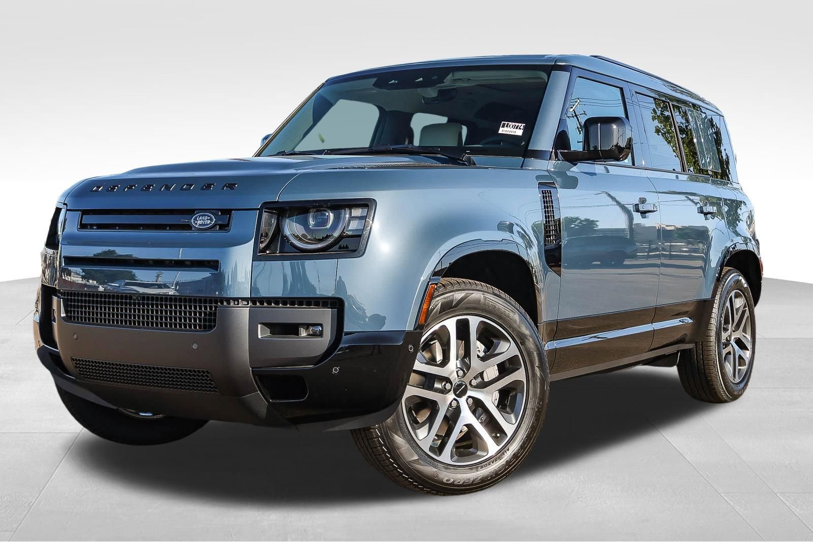 New 2026 Land Rover Defender 110 X-Dynamic SE AWD/4WD image 1