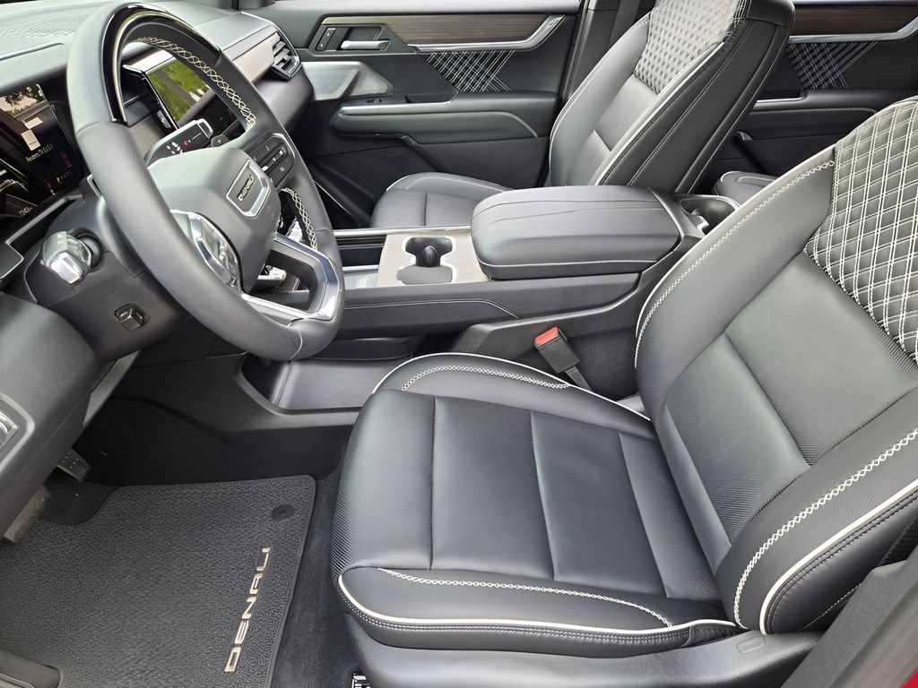 Used 2025 GMC Acadia Denali AWD/4WD image 11