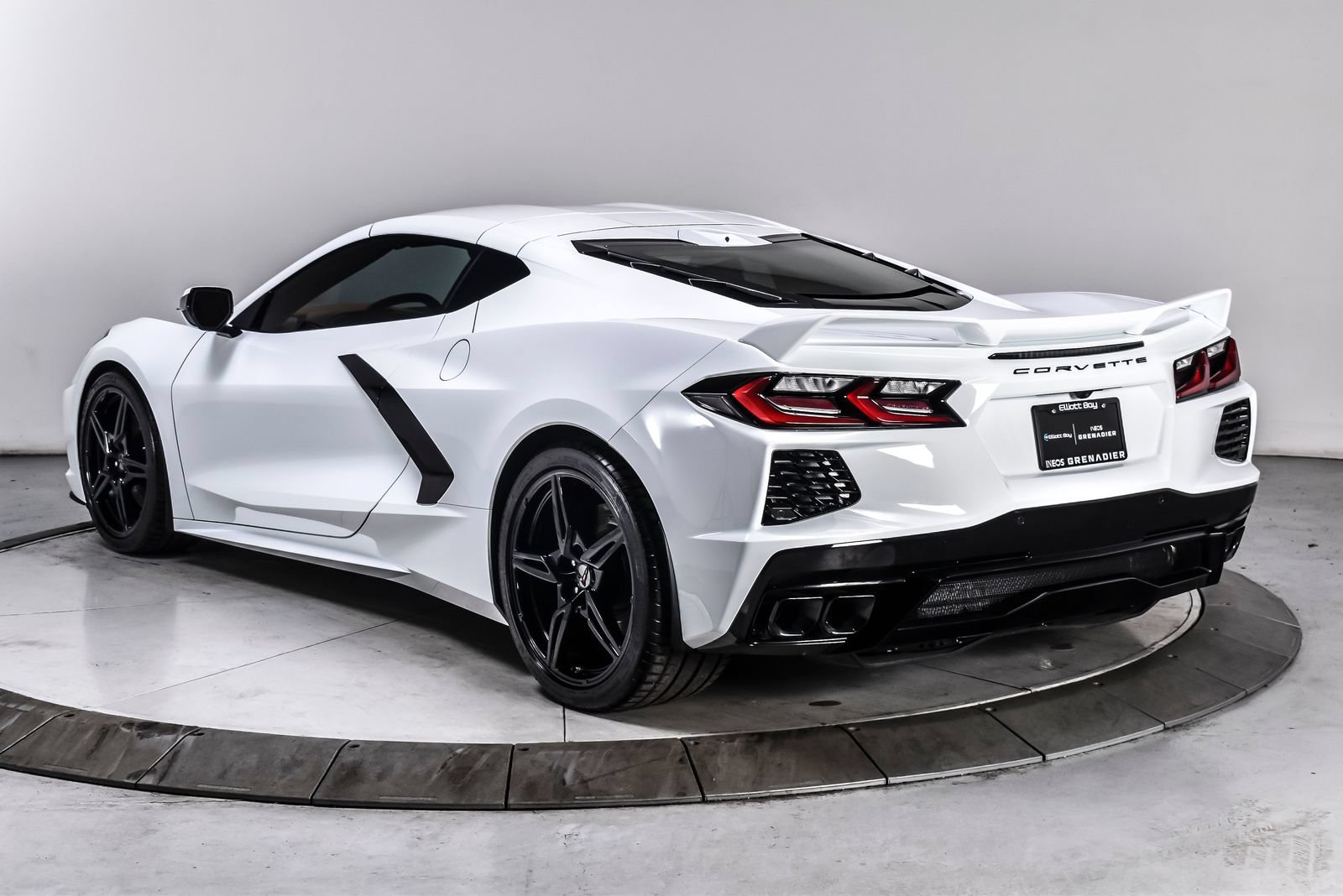 Used 2023 Chevrolet Corvette Stingray Premium Cpe w/ Z51 Performance Package RWD image 4