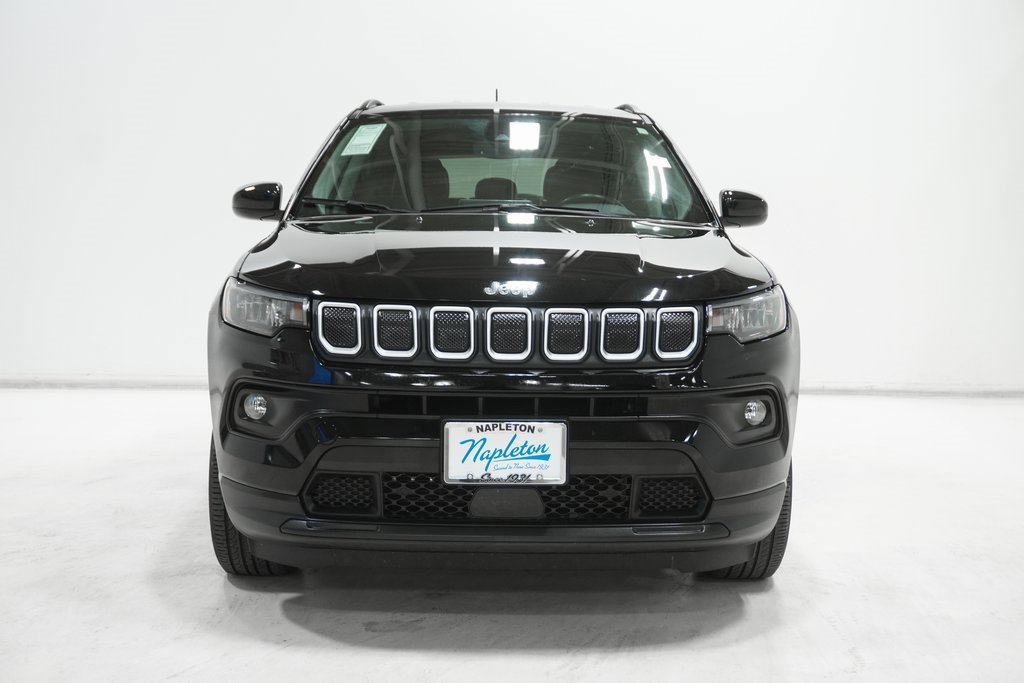 Used 2022 Jeep Compass Latitude image 3