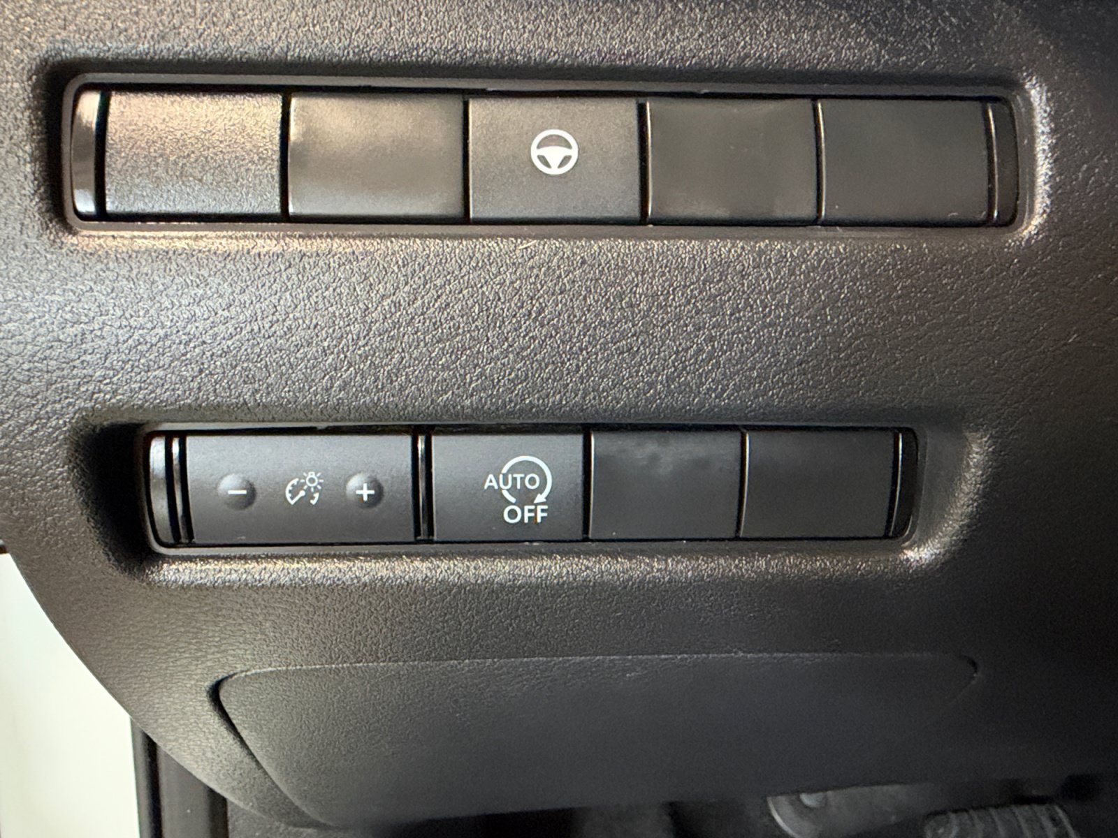 Used 2023 Nissan Rogue SV AWD/4WD image 24
