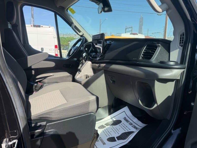 Used 2023 Ford Transit 350 XLT RWD image 7