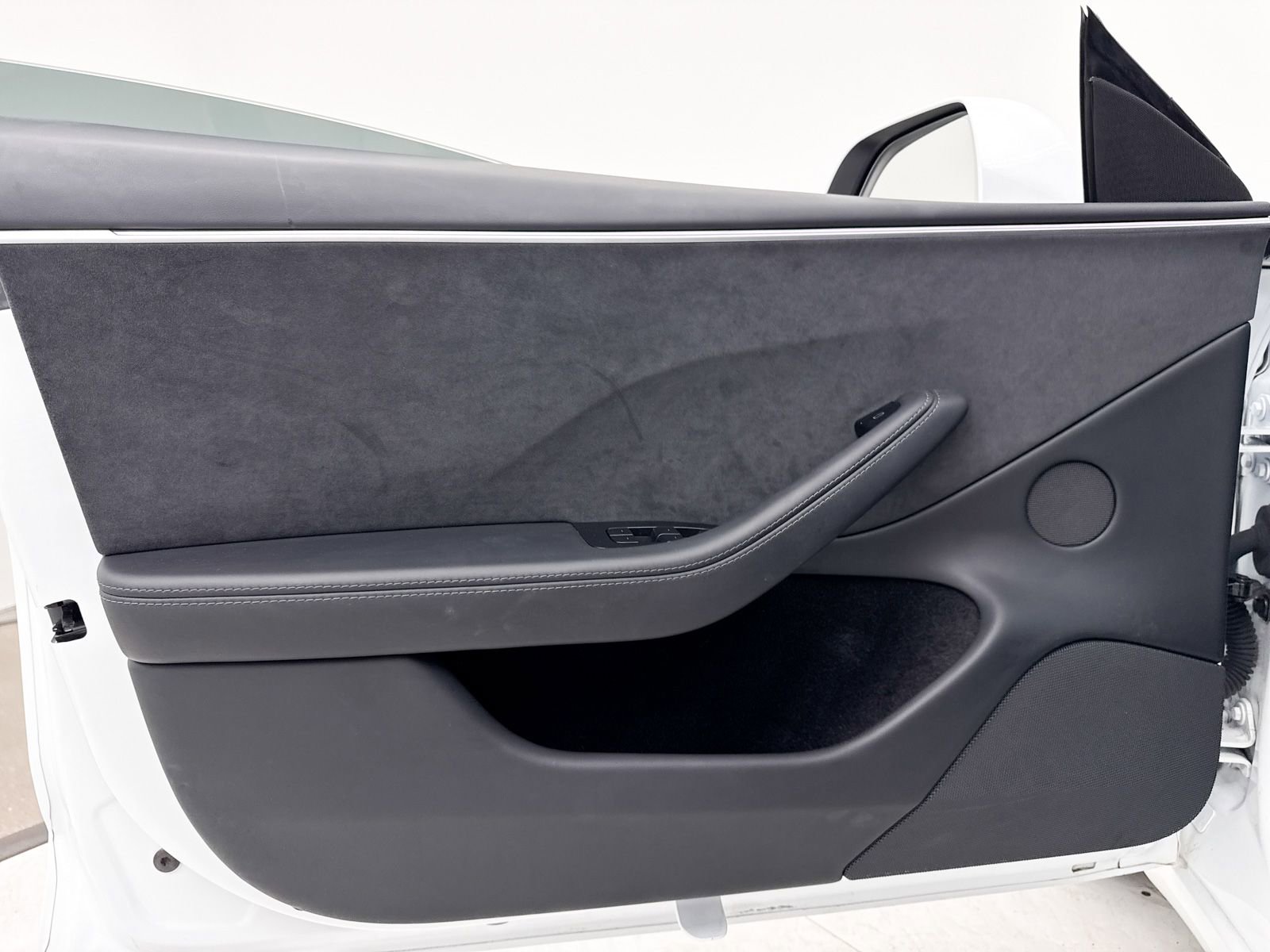 Used 2024 Tesla Model 3 Performance image 30