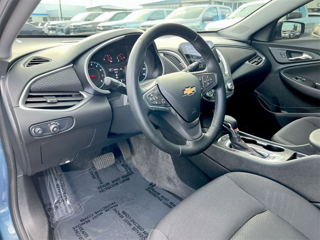 Used 2025 Chevrolet Malibu RS image 10