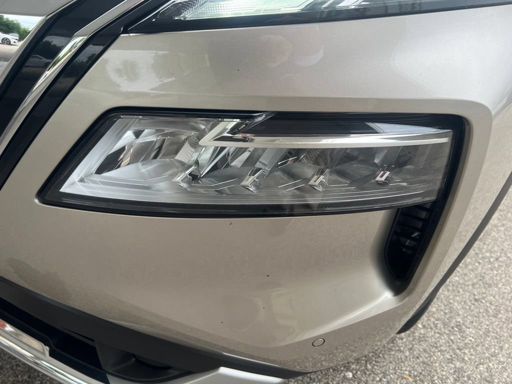 Certified 2023 Nissan Rogue Platinum w/ Platinum Premium Package AWD/4WD image 31