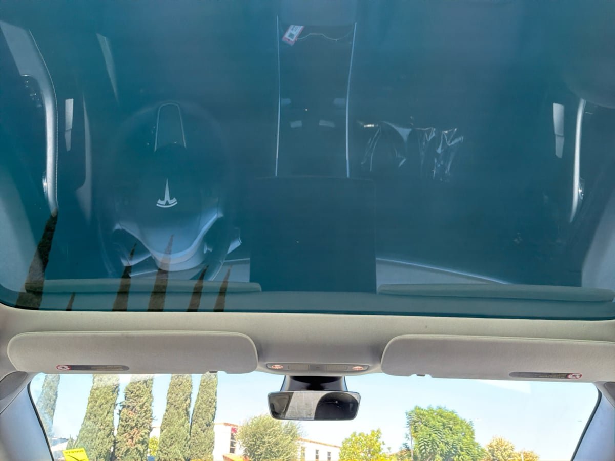 Used 2018 Tesla Model 3 Long Range RWD image 16