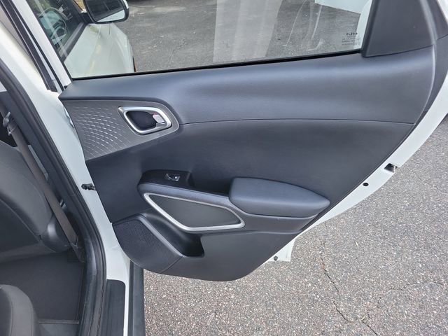 Used 2023 Kia Soul LX image 30