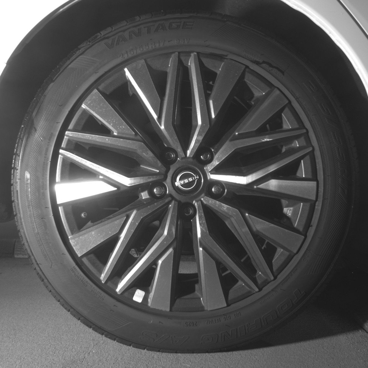Used 2025 Nissan Altima 2.5 SV FWD image 15