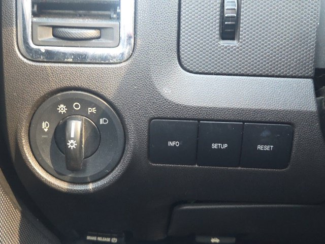 Used 2010 Ford Escape Limited AWD/4WD image 22