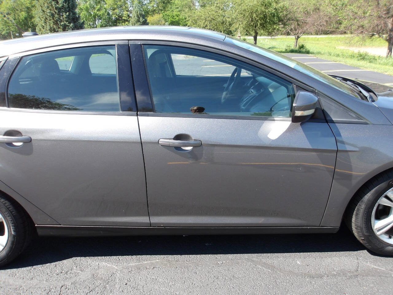 Used 2014 Ford Focus SE w/ SE Winter Package FWD image 32