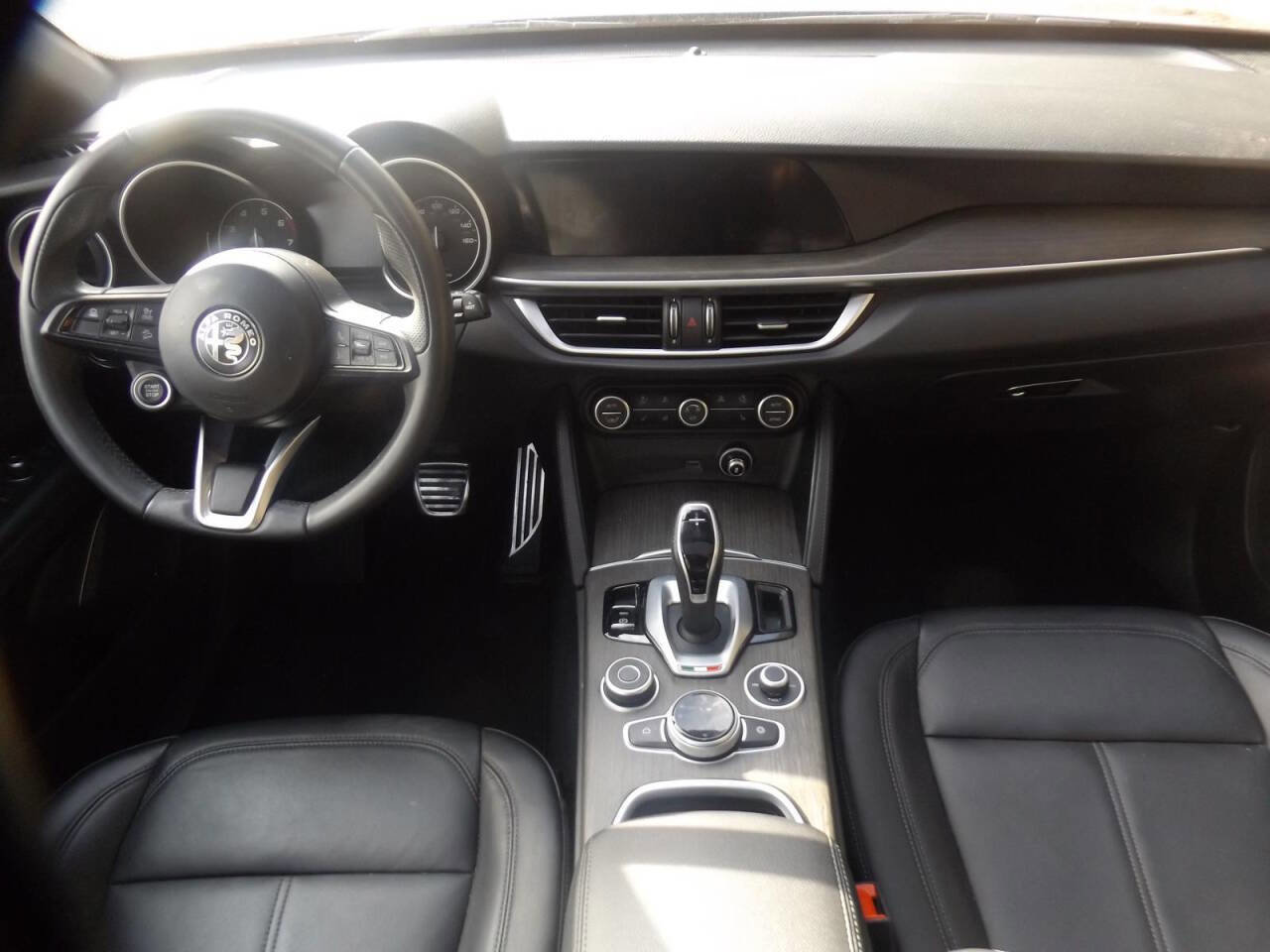 Used 2023 Alfa Romeo Stelvio Ti image 17