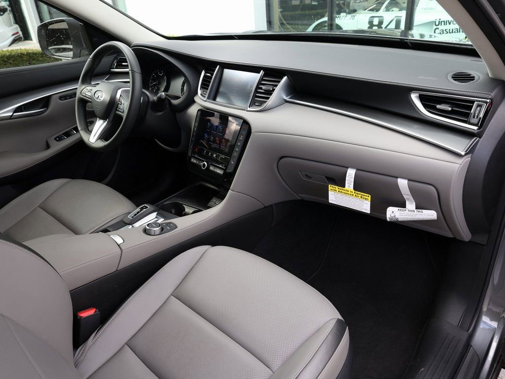 Certified 2025 INFINITI QX50 Luxe image 22
