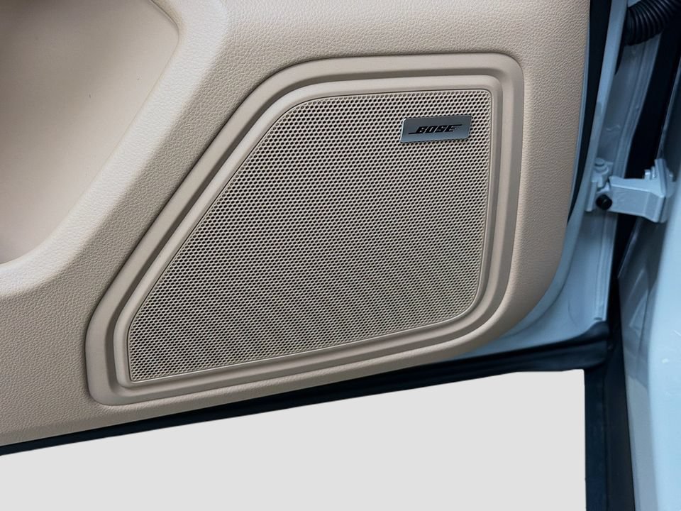 New 2026 Porsche Macan AWD/4WD image 21