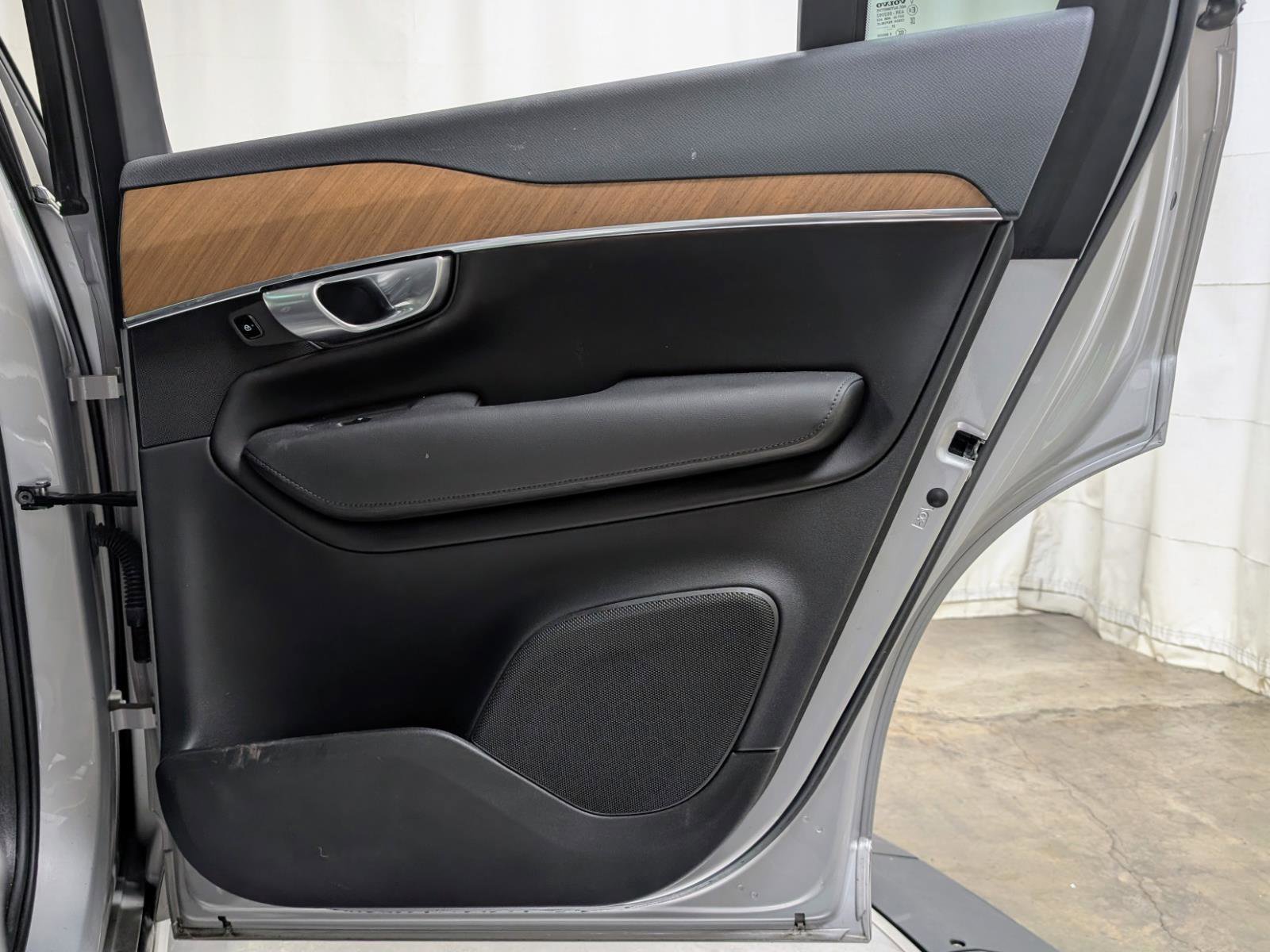 Used 2024 Volvo XC90 T8 Plus w/ Protection Package Premier image 26