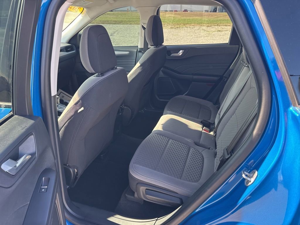 Used 2021 Ford Escape SE w/ SE Sport Appearance Package image 17