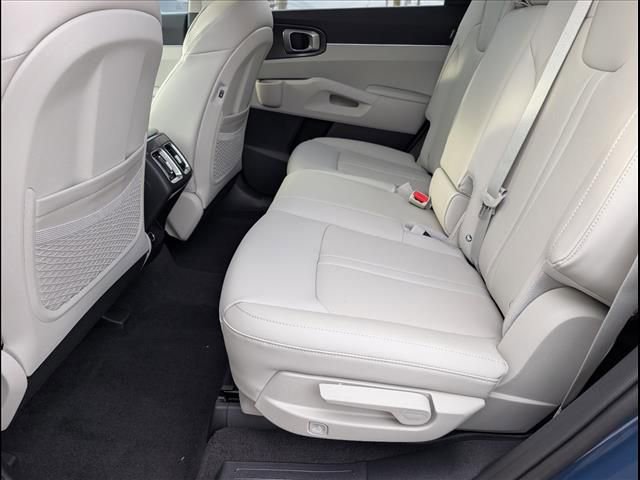 New 2026 Kia Sorento S image 7
