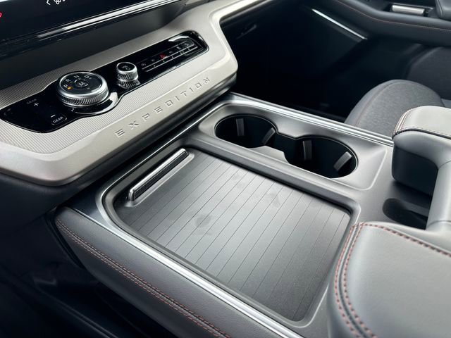 New 2025 Ford Expedition Active image 16