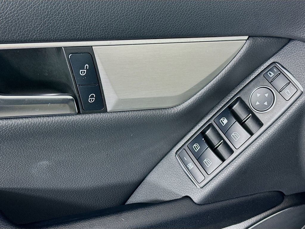 Used 2012 Mercedes-Benz C 250 Sedan image 17