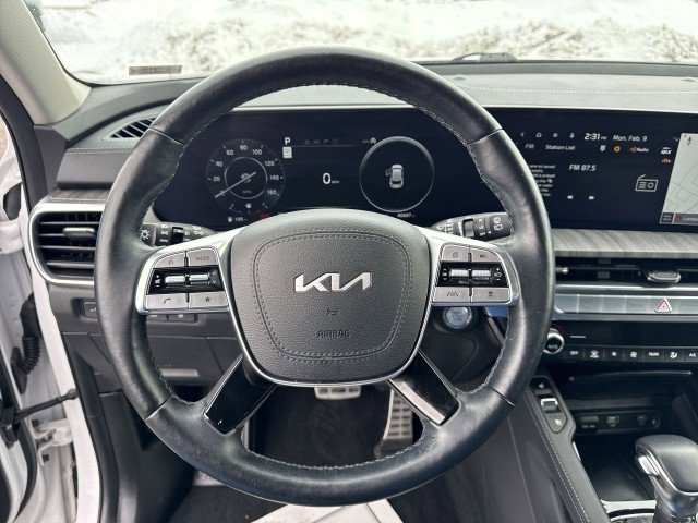 Used 2024 Kia Telluride SX w/ Towing Package image 11
